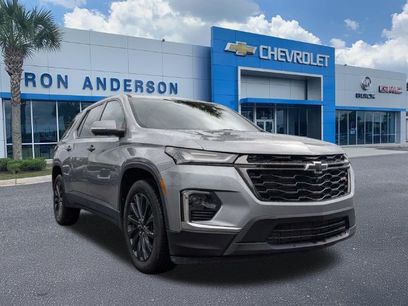 Used 2023 Chevrolet Traverse RS