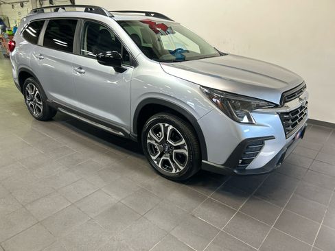 Used 2026 Subaru Ascent Limited AWD/4WD image 2