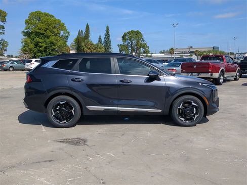 New 2026 Kia Sportage EX image 9