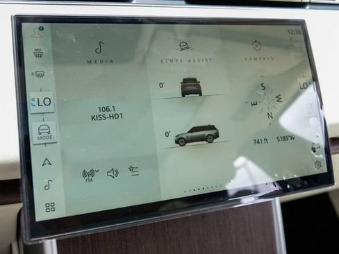 New 2026 Land Rover Range Rover Long Wheelbase SE AWD/4WD image 39