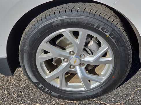 Used 2018 Chevrolet Equinox Premier image 6