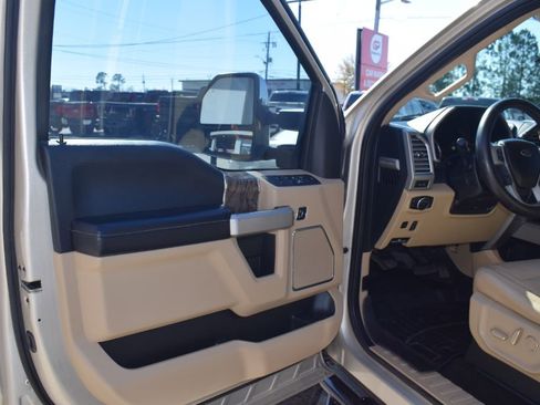 Used 2017 Ford F250 Lariat w/ Lariat Ultimate Package image 8