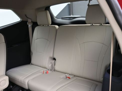 Certified 2020 Buick Enclave Essence w/ Sound and Sites Package image 25