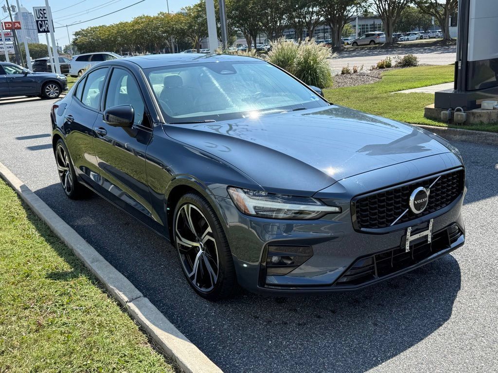 Used 2024 Volvo S60 B5 Plus w/ Climate Package AWD/4WD image 7