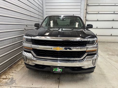 Used 2018 Chevrolet Silverado 1500 LT w/ All Star Edition image 2