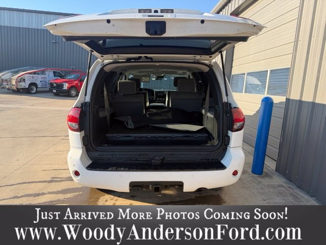Used 2018 Toyota Sequoia SR5 w/ Carpet Cargo Mat Package AWD/4WD image 6