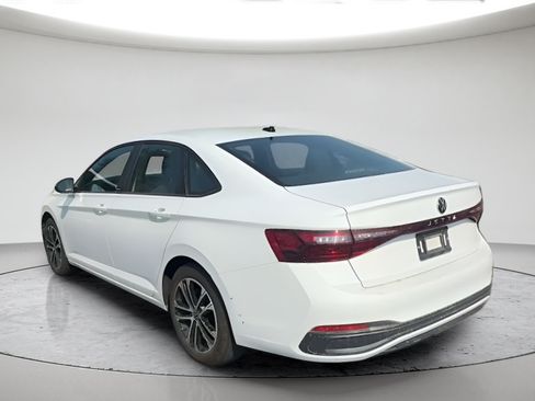 Used 2025 Volkswagen Jetta Sport FWD image 9