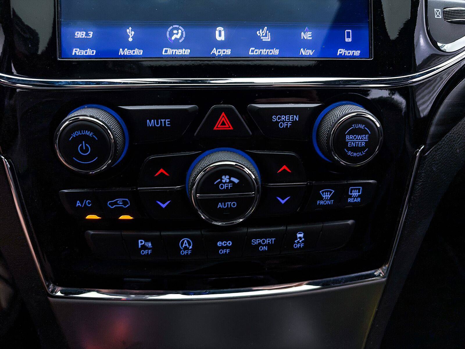 Used 2019 Jeep Grand Cherokee Altitude AWD/4WD image 24