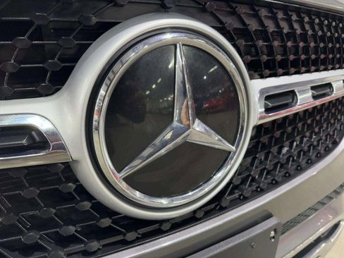 Used 2021 Mercedes-Benz GLA 250 4MATIC w/ Premium Package image 16