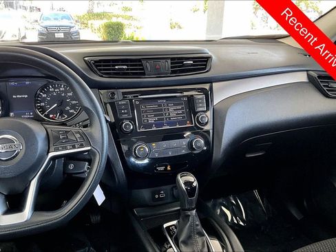 Used 2019 Nissan Rogue Sport S FWD image 9