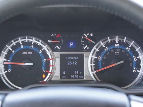 Used 2018 Toyota 4Runner SR5 RWD image 20