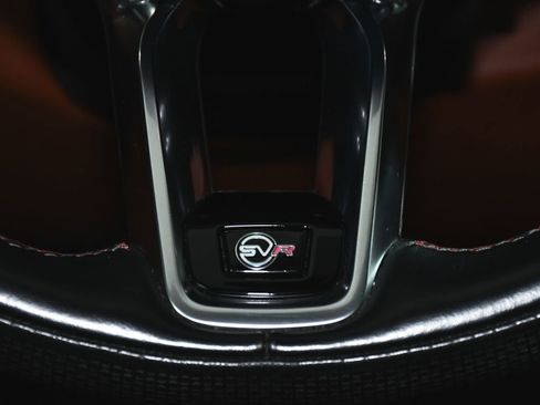 Used 2021 Jaguar F-PACE SVR image 39