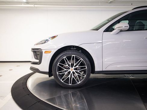 Certified 2023 Porsche Macan AWD/4WD image 11