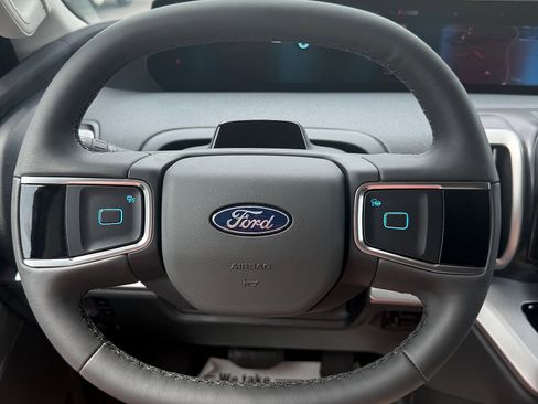 New 2026 Ford Expedition Active RWD image 13