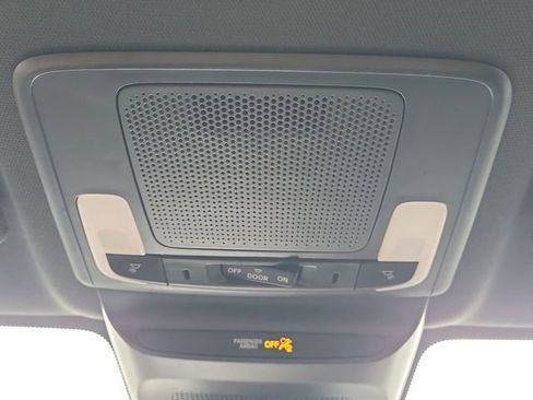 Used 2024 Honda HR-V Sport image 25