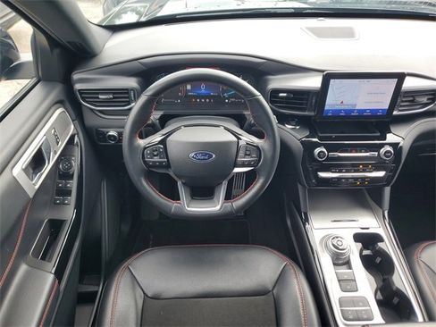 Used 2023 Ford Explorer ST-Line w/ Class IV Trailer Tow Package image 13