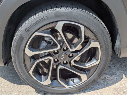 Certified 2024 Chevrolet Trax RS w/ Driver Confidence Package FWD image 32
