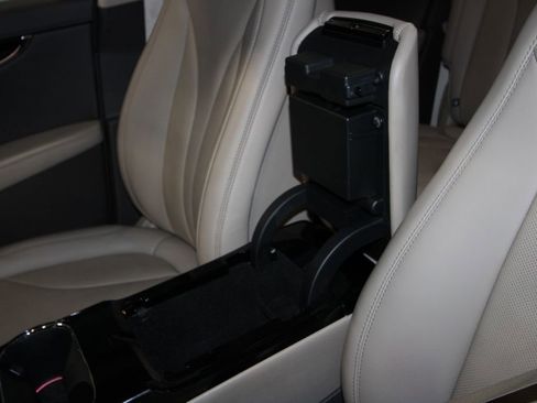 Used 2022 Lincoln Nautilus Reserve image 24