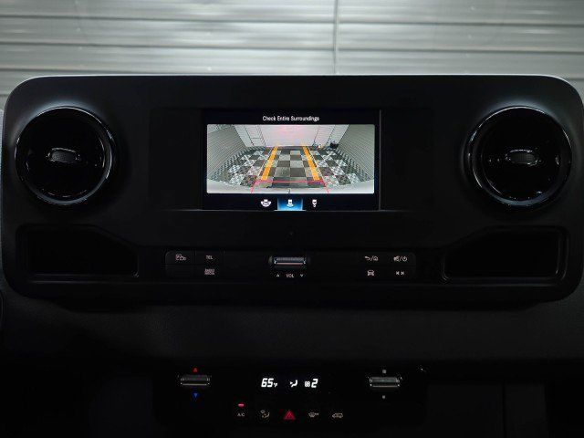 Used 2024 Mercedes-Benz Sprinter 2500 image 25