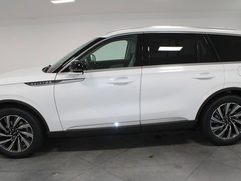 New 2026 Lincoln Aviator Premiere image 5