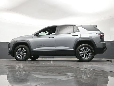 Used 2026 Chevrolet Equinox LT w/ Safety and Technology Package FWD image 25