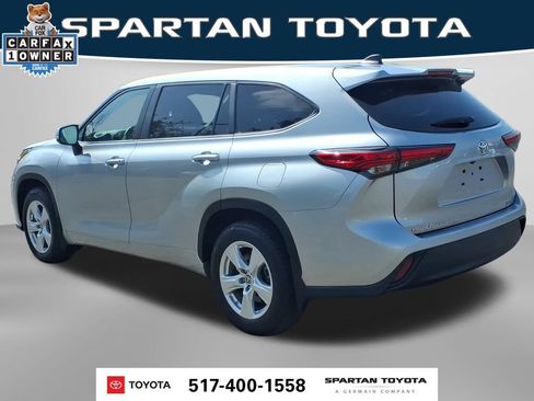 Used 2023 Toyota Highlander LE AWD/4WD image 10