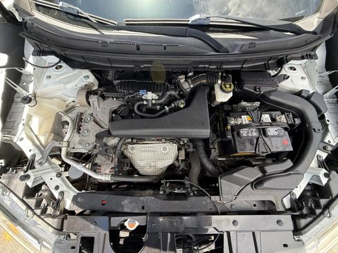 Used 2017 Nissan Rogue S w/ S Appearance Package FWD image 17