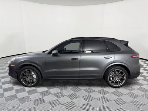 Certified 2020 Porsche Cayenne Turbo AWD/4WD image 2