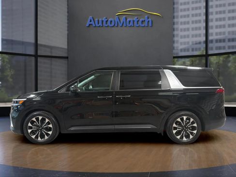 Used 2024 Kia Carnival EX FWD image 7