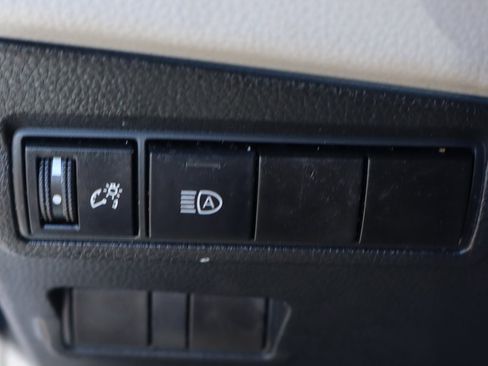 Used 2022 Toyota Corolla Cross L image 18