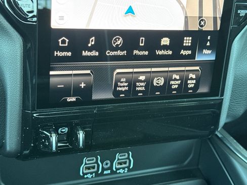New 2026 RAM 2500 Laramie AWD/4WD image 19