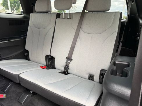 Used 2022 Hyundai Palisade SEL FWD image 32