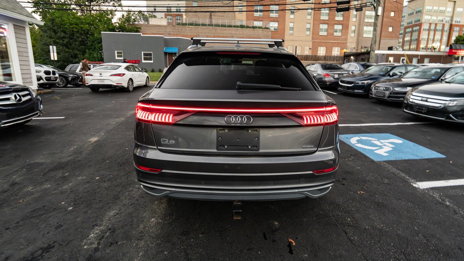 Used 2019 Audi Q8 Premium Plus w/ Premium Plus AWD/4WD image 4