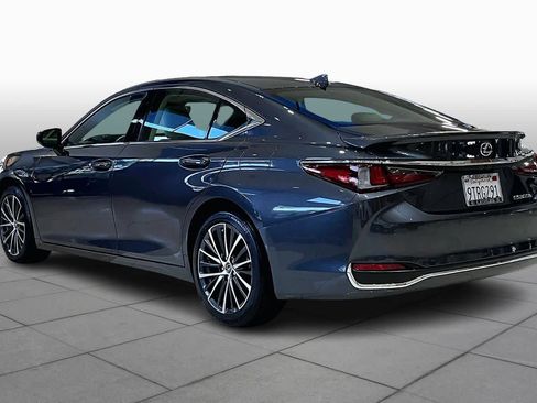 Used 2025 Lexus ES 300h w/ Premium Package image 11