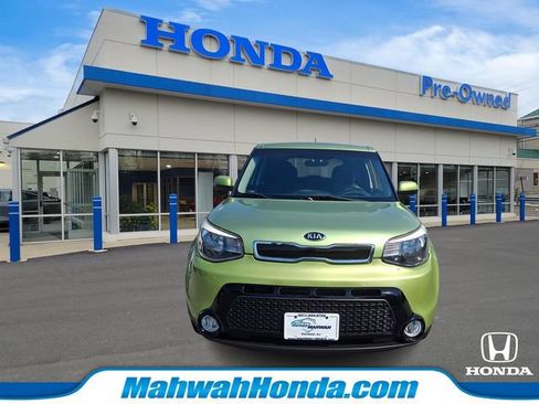Used 2016 Kia Soul + w/ Audio Package FWD image 2