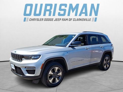Used 2023 Jeep Grand Cherokee 4WD 4xe image 3