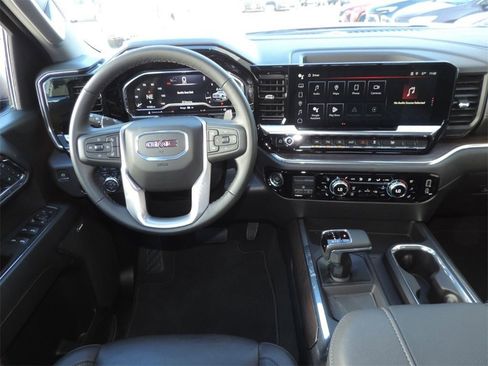 Certified 2025 GMC Sierra 1500 SLT image 22
