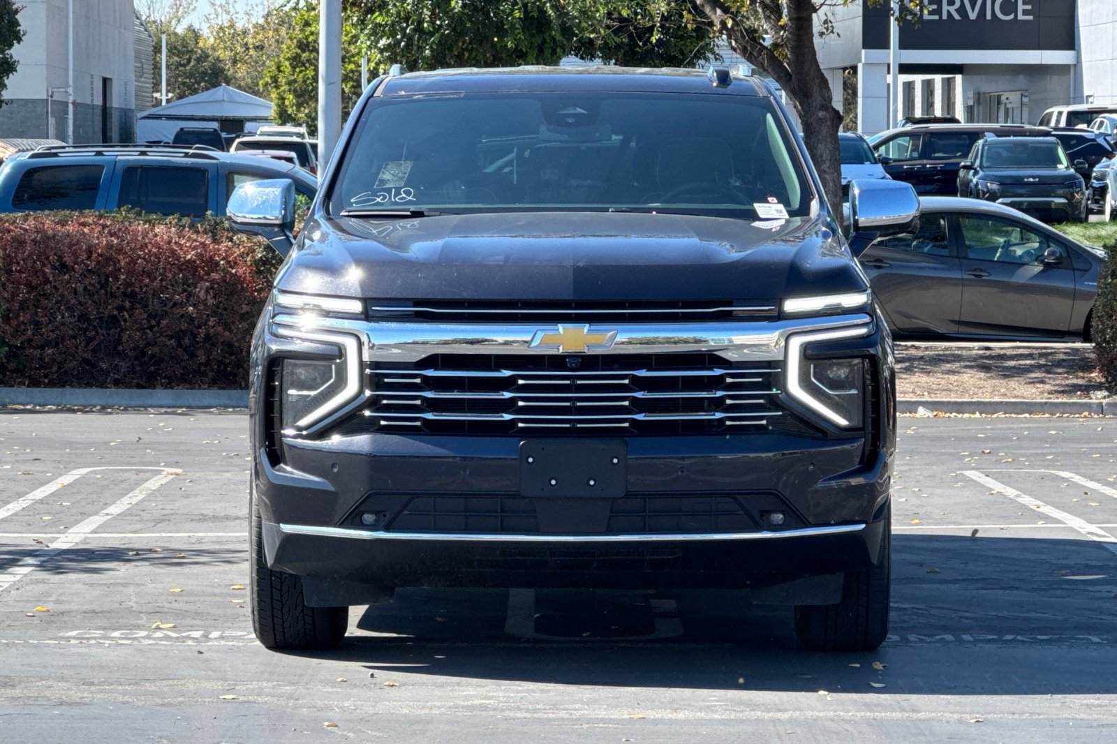 Used 2026 Chevrolet Suburban Premier AWD/4WD image 9