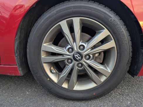 Used 2018 Hyundai Elantra SEL image 9