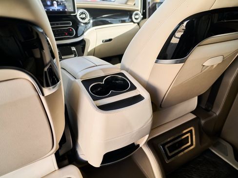 Used 2021 Mercedes-Benz Metris Passenger w/ Premium Safety Package image 38