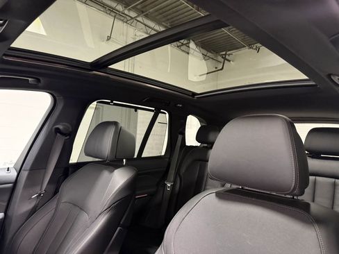 Used 2019 BMW X5 xDrive40i w/ M Sport Package AWD/4WD image 17