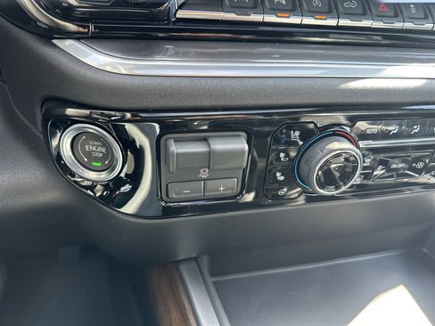New 2026 Chevrolet Silverado 1500 High Country AWD/4WD image 17