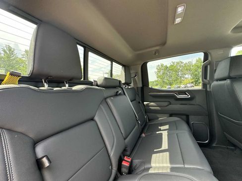 Certified 2023 GMC Sierra 1500 SLT w/ SLT Premium Package AWD/4WD image 22
