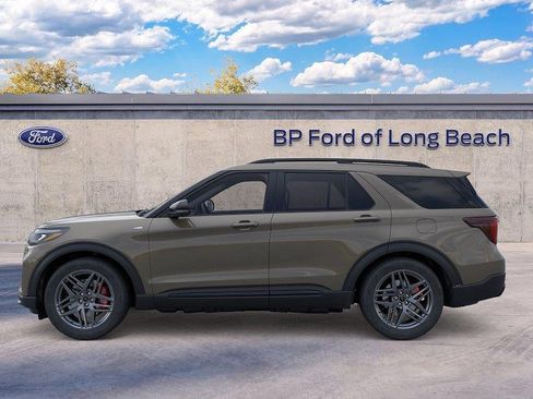 New 2026 Ford Explorer ST-Line w/ ST-Line Street Pack RWD image 3