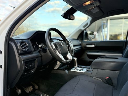 Used 2018 Toyota Tundra SR5 image 20