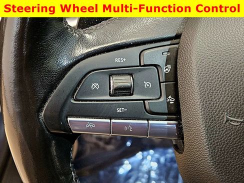 Used 2021 Cadillac XT4 Premium Luxury w/ Cold Weather Package image 31