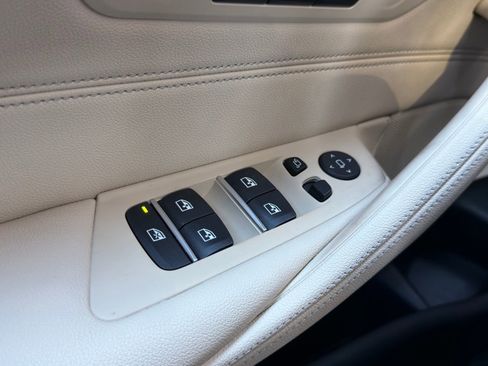 Used 2023 BMW 530i w/ Convenience Package image 21