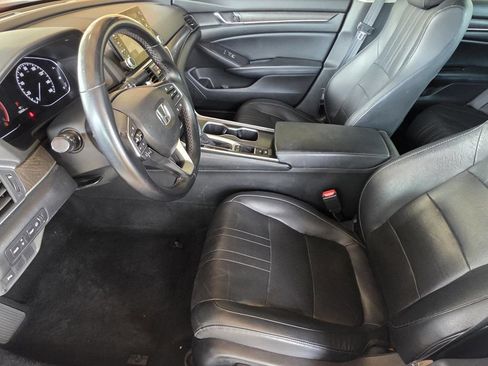 Used 2018 Honda Accord Touring image 7