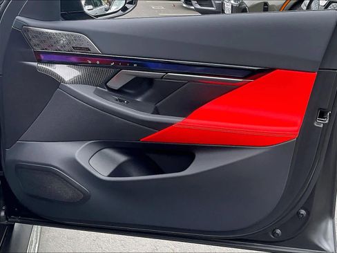 Used 2025 BMW M5 w/ Carbon Package image 26