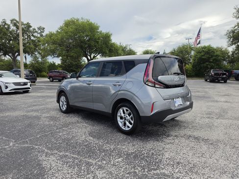 Used 2024 Kia Soul LX w/ Option Group 015 FWD image 7